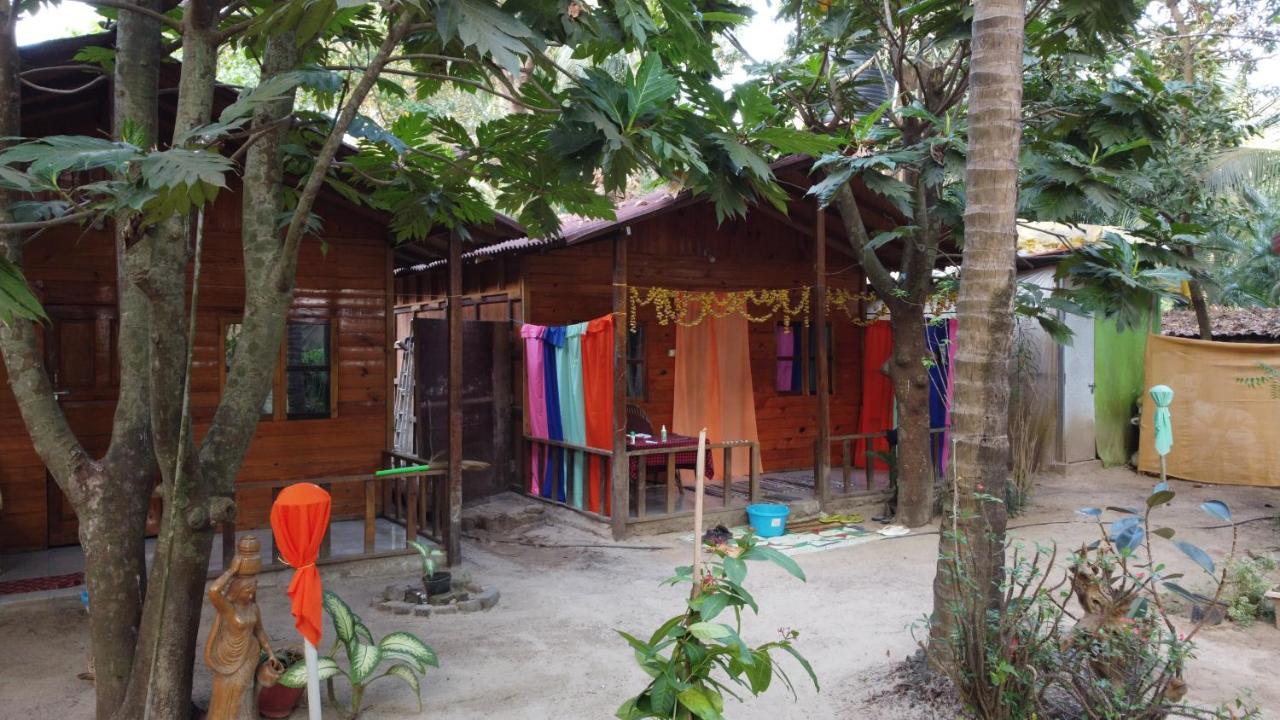 Fernandes Bar And Restaurant Bed & Breakfast Canacona Exterior photo